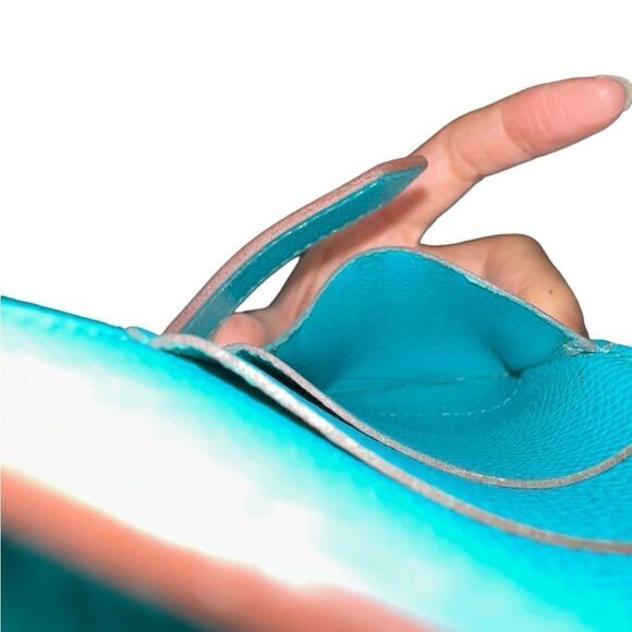 Hermès turquoise Trifold Bearn Wallet - Picture 3 of 8